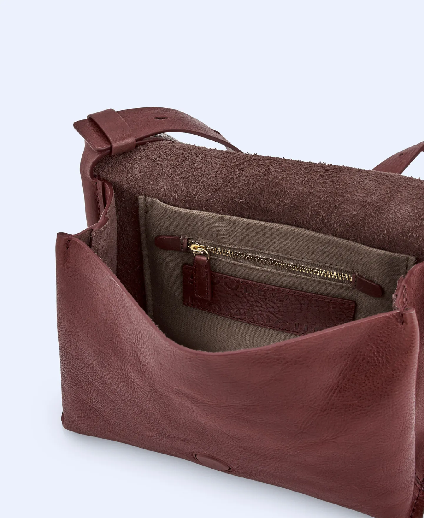 Adolfo Dominguez Bolsos>Bandolera Con Solapa En Piel Vaqueta Burdeos