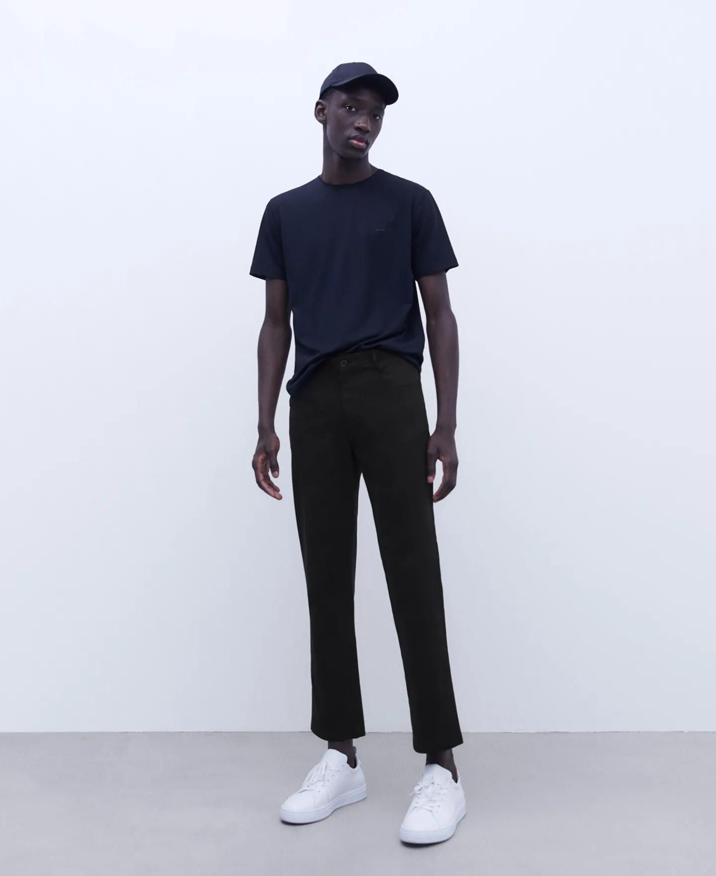 Adolfo Dominguez Pantalones>Pantalon Chino Slim Fit En Twill Negro